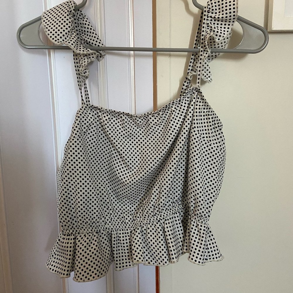 Black & White Polka Dot Ruffled Crop Top!